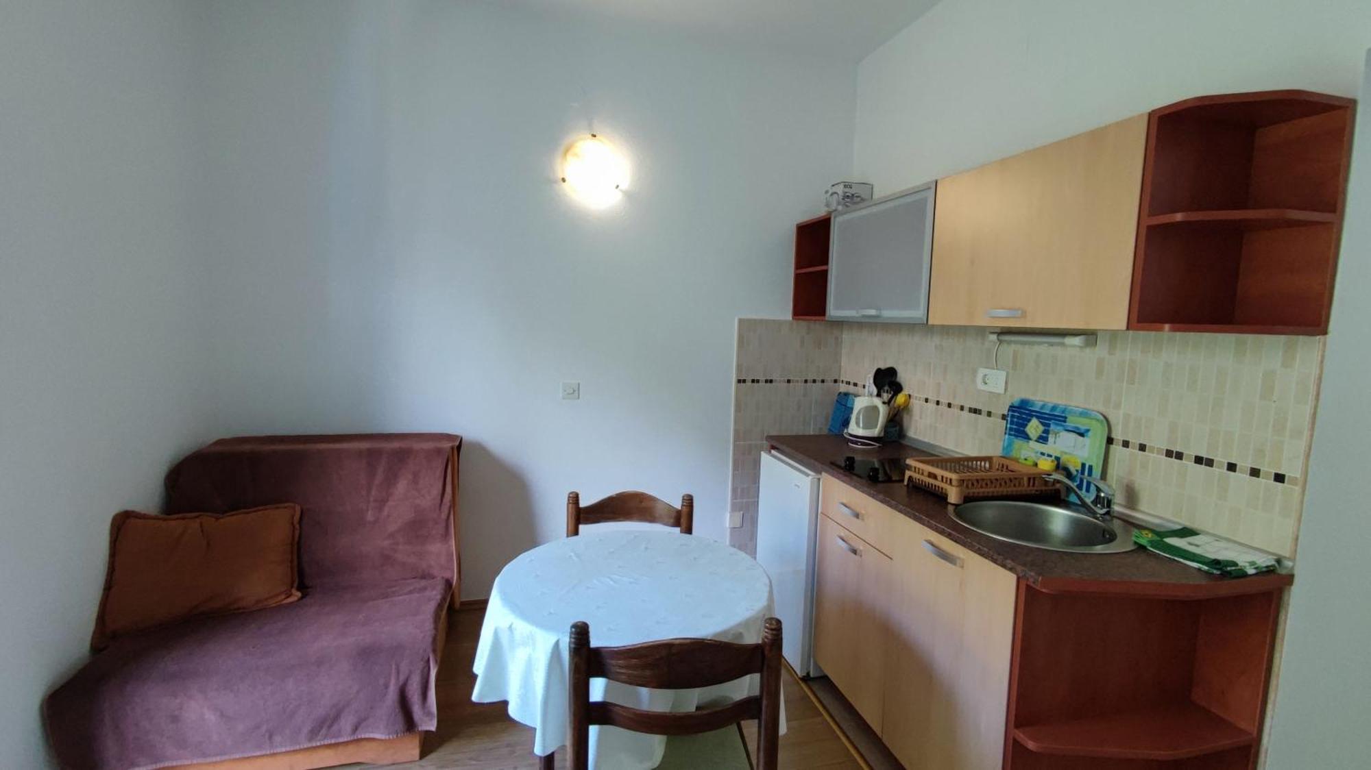 Apartmani Famelja Jovanovic Sveti Stefan Habitación foto