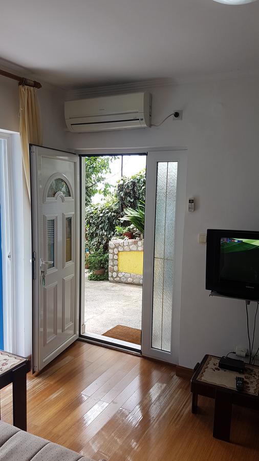 Apartmani Famelja Jovanovic Sveti Stefan Exterior foto