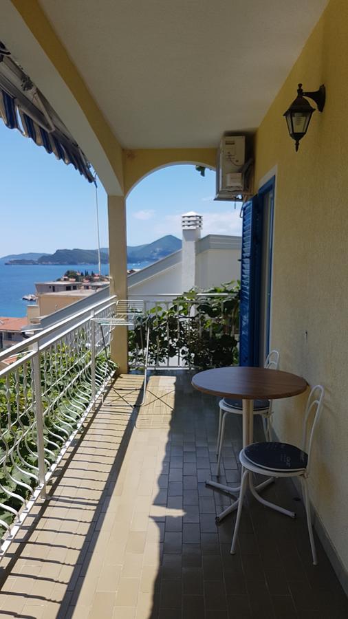 Apartmani Famelja Jovanovic Sveti Stefan Exterior foto