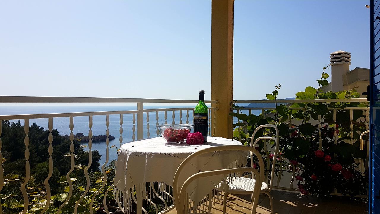 Apartmani Famelja Jovanovic Sveti Stefan Exterior foto